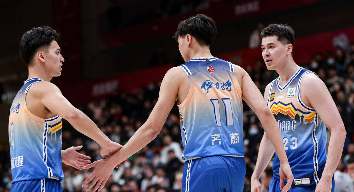 半岛体育登录入口-关于新疆队在季后赛中表现出色，夺得胜利的信息